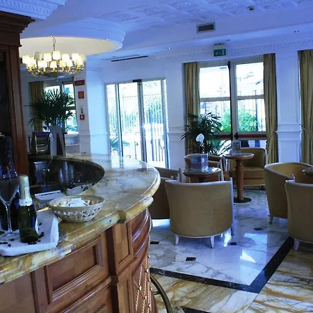 Sunrise Hotel